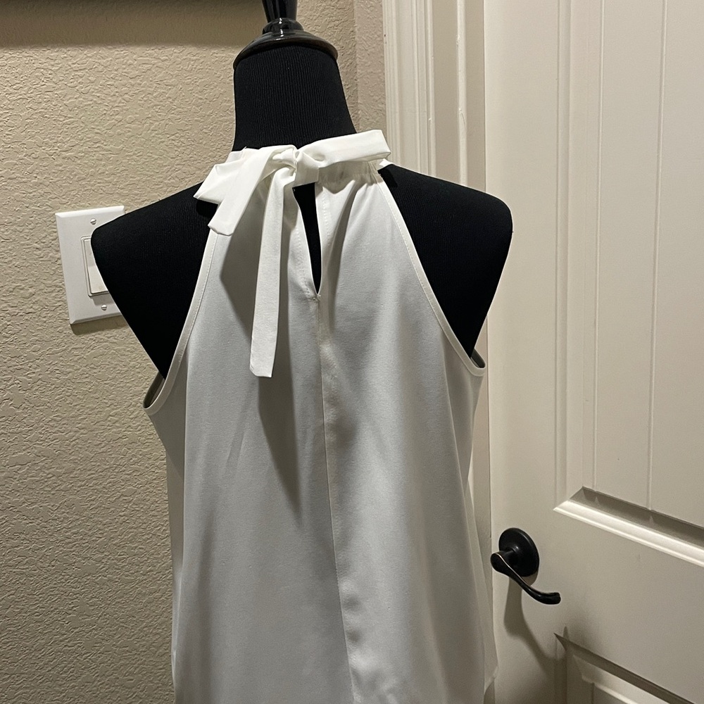Women's White Halter Neck Sleeveless Top - Picture 3 of 3